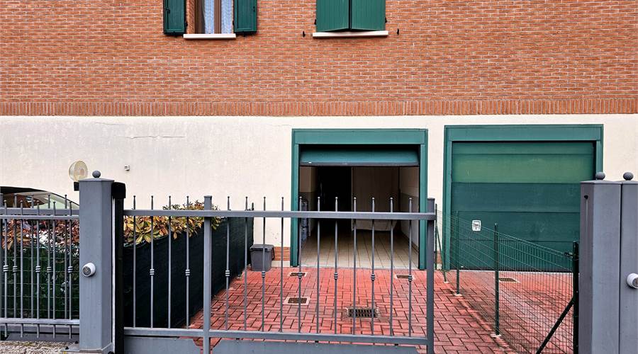 INGRESSO GARAGE