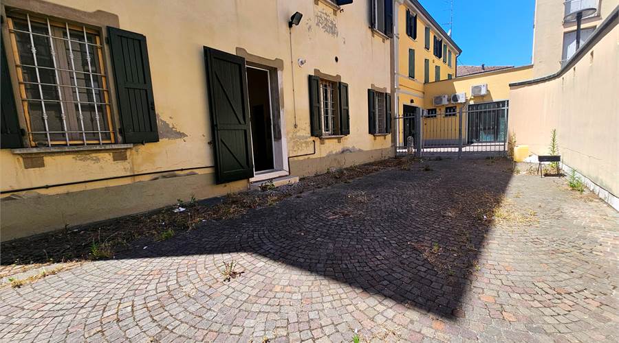 AREA ESTERNA PRIVATA
