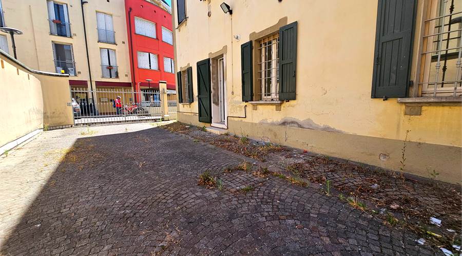 AREA ESTERNA PRIVATA